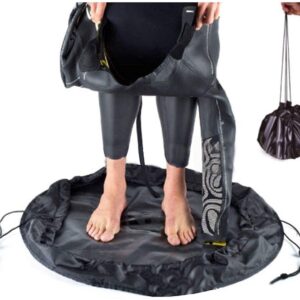 Allecto - Wetsuit Changing Mat - Portable Mat - Ideaal voor outdoor water sports - Compact formaat - Surfing en zwemmen - Handige schouderband - Ge...