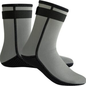 Grijze wetsuitsokken maat M, 3 mm neopreen, warm en antislip, geschikt voor zwemmen en watersporten.