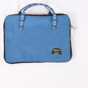 Recycle ipad tas | Procean | Blauw - Zwart met details op achterkant